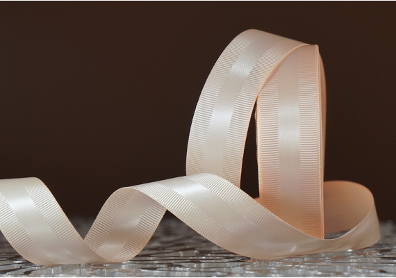 Стрічка репсова з атласною смугою (2,5 см *23 м), світло-персиковий (№06) (1 рулон) Стрічка репсова з атласною смугою (2,5 см *23 м), світло-персиковий (№06) (1 рулон)