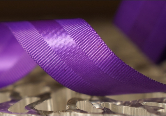 Стрічка репсова з атласною смугою (4 см *23 м), пурпурно-фіолетовий (№182) (1 рулон) Стрічка репсова з атласною смугою (4 см *23 м), пурпурно-фіолетовий (№182) (1 рулон)