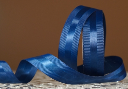 Стрічка репсова з атласною смугою (2,5 см *23 м), темно-синій (№40) (1 рулон)