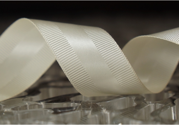 Стрічка репсова з атласною смугою (4 см *23 м), молочний (Ivory) (№42) (1 рулон) Стрічка репсова з атласною смугою (4 см *23 м), молочний (Ivory) (№42) (1 рулон)