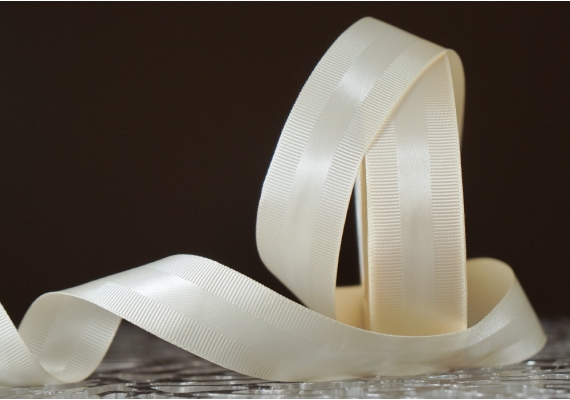 Стрічка репсова з атласною смугою (2,5 см *23 м), молочний (Ivory) (№42) (1 рулон) Стрічка репсова з атласною смугою (2,5 см *23 м), молочний (Ivory) (№42) (1 рулон)