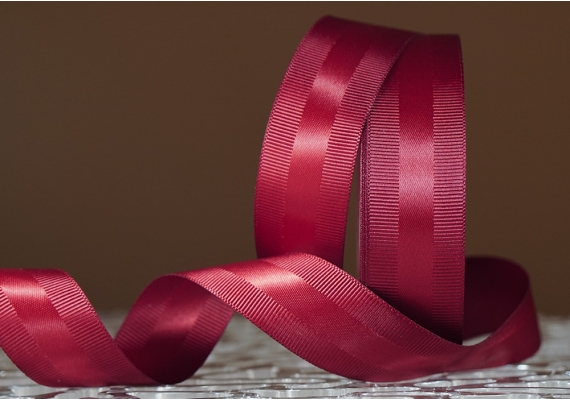 Стрічка репсова з атласною смугою (2,5 см *23 м), червоно-бордовий (№44) (1 рулон) Стрічка репсова з атласною смугою (2,5 см *23 м), червоно-бордовий (№44) (1 рулон)