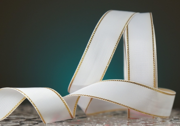 Репсова стрічка з люрексом, білий (№029) (2,5 см *23 м) (1 рулон) Репсова стрічка з люрексом, білий (№029) (2,5 см *23 м) (1 рулон)