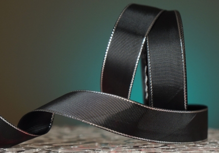 Репсова стрічка з люрексом, чорний зі сріблом (№030) (2,5 см *23 м) (1 рулон)