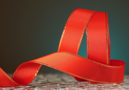 Репсова стрічка з люрексом, червоний (№235) (2,5 см *23 м) (1 рулон)