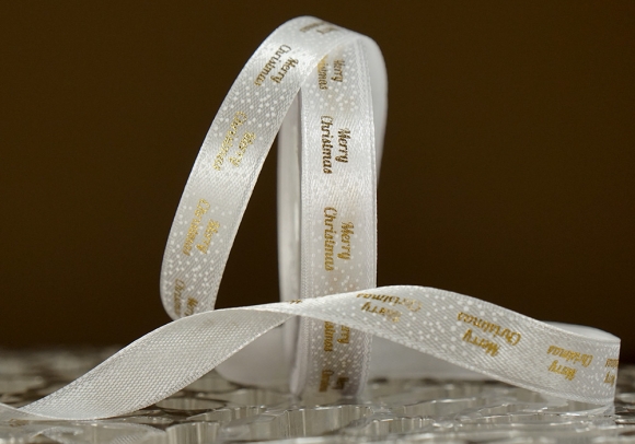 Атласна новорічна стрічка "Merry Christmas-3" білий (1,2 см *23 м)