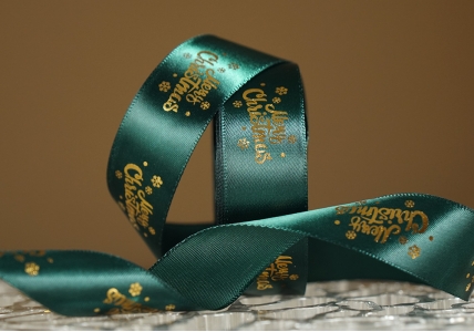 Атласна новорічна стрічка Merry Christmas-2 зелений (2,5 см *23 м)(1рулон)