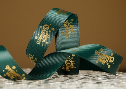 Репсова новорічна стрічка "Merry Christmas-2" молочний (2,5 см *23 м)(1рулон)