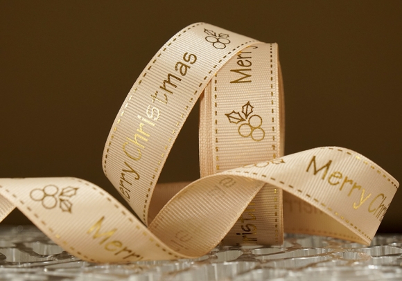 Репсова новорічна стрічка "Merry Christmas" світло-коричневий (2,5 см *23 м) (1рулон)