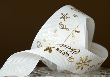 Репсова новорічна стрічка "Happy Christmas" білий (4,0 см *23 м) (1рулон)