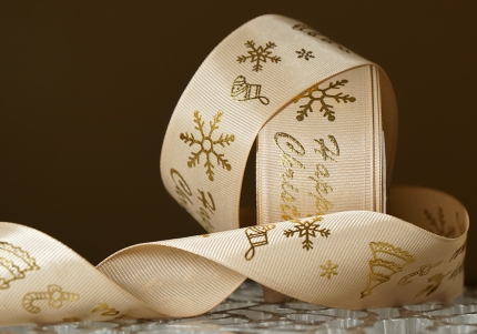 Репсова новорічна стрічка "Happy Christmas" коричневий (4,0 см *23 м) (1рулон)