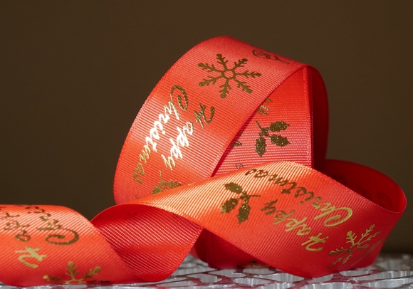 Репсова новорічна стрічка "Happy Christmas" червоний (4,0 см *23 м) (1рулон) Репсова новорічна стрічка "Happy Christmas" червоний (4,0 см *23 м) (1рулон)