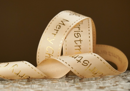 Репсова новорічна стрічка "Merry Christmas" коричневий (4,0 см *23 м) (1рулон)