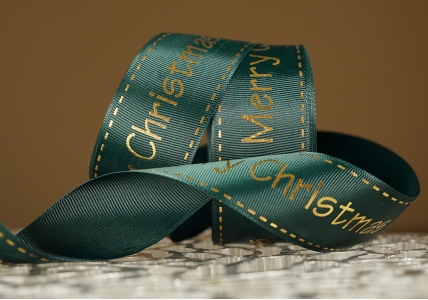 Репсова новорічна стрічка "Merry Christmas" зелений (4,0 см *23 м) (1рулон)