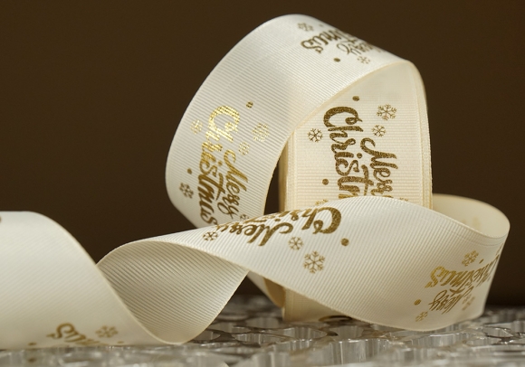 Репсова новорічна стрічка "Merry Christmas-2" молочний (4,0 см *23 м) (1рулон)