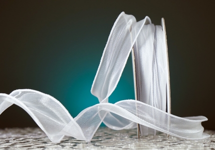 Органза хвиляста білий (теплий) колір з кантом (3,0 см *23 м), (1рулон)