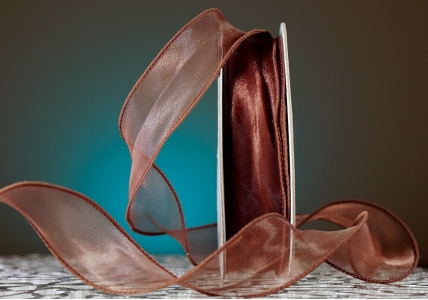 Органза хвиляста коричневий колір з кантом (3,0 см *23 м), (1рулон) Органза хвиляста коричневий колір з кантом (3,0 см *23 м), (1рулон)