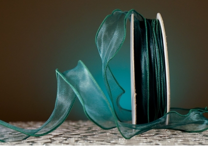 Органза хвиляста зелений колір з кантом (3,0 см *23 м), (1рулон) Органза хвиляста зелений колір з кантом (3,0 см *23 м), (1рулон)