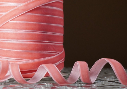 Стрічка оксамитова (велюр) 1,0см коралова (№C07) (1,0 см*45м) (1 рулон)