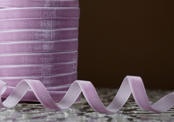 Стрічка оксамитова (велюр) 1,0см блідо-бузкова (№C38) (1,0 см*45м) (1 рулон)