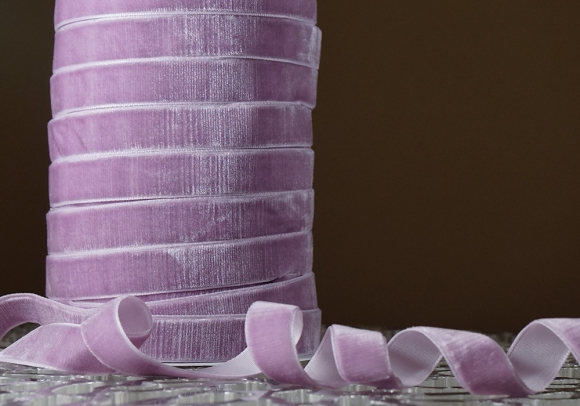 Стрічка оксамитова (велюр) світло-бузкова (№40) (1,5 см*45м) (1 рулон)