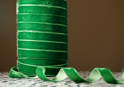 Стрічка оксамитова (велюр) зелена (№C27) (1,5 см*45м) (1 рулон)