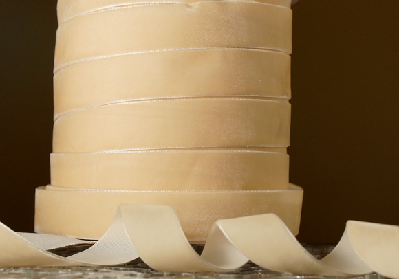 Стрічка оксамитова (велюр) 2,5 см, кремовий (№01) (1 рулон) (45м)