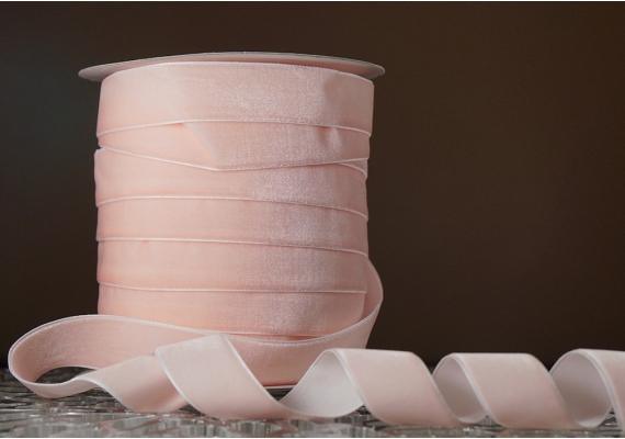 Стрічка оксамитова (велюр) 2,5 см, персикова (№06) (1 рулон) (45м) Стрічка оксамитова (велюр) 2,5 см, персикова (№06) (1 рулон) (45м)