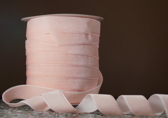 Стрічка оксамитова (велюр) 2,5 см, персикова (№06) (1 рулон) (45м)