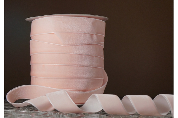 Стрічка оксамитова (велюр) 2,5 см, персикова (№06) (1 рулон) (45м) Стрічка оксамитова (велюр) 2,5 см, персикова (№06) (1 рулон) (45м)