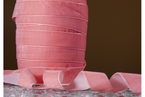 Стрічка оксамитова (велюр) 2,5 см, розовий (№07) (1 рулон) (45м) Стрічка оксамитова (велюр) 2,5 см, розовий (№07) (1 рулон) (45м)