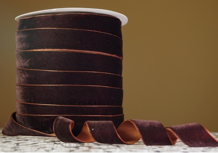 Стрічка оксамитова (велюр) 2,5 см, коричневий (№22) (1 рулон) (45м)