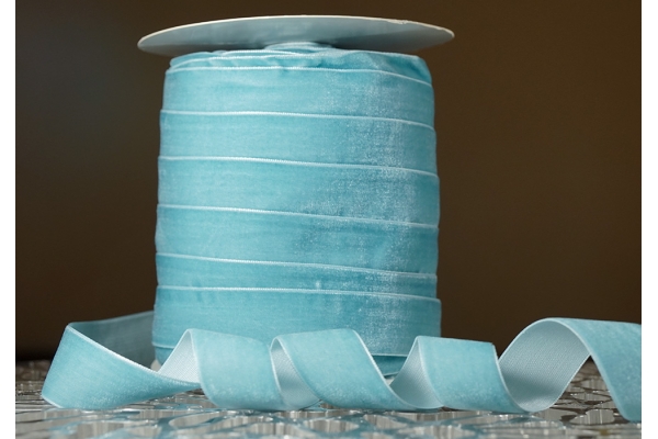 Стрічка оксамитова (велюр) 2,5 см, тіфані (№30) (1 рулон) (45м) Стрічка оксамитова (велюр) 2,5 см, тіфані (№30) (1 рулон) (45м)