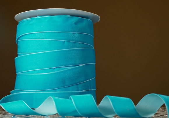 Стрічка оксамитова (велюр) 2,5 см, блакитний (№32) (1 рулон) (45м) Стрічка оксамитова (велюр) 2,5 см, блакитний (№32) (1 рулон) (45м)