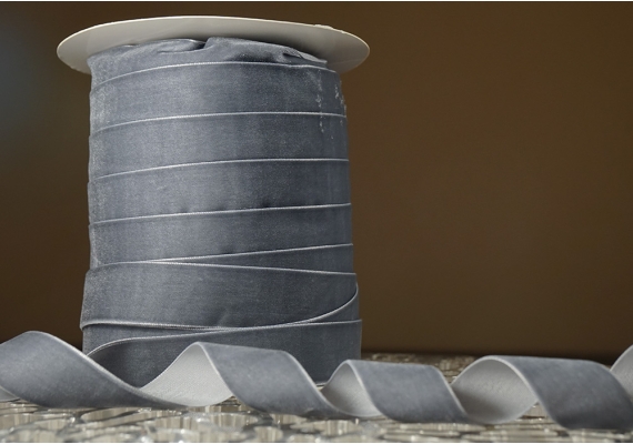 Стрічка оксамитова (велюр) 2,5 см, сірий (№34) (1 рулон) (45м) Стрічка оксамитова (велюр) 2,5 см, сірий (№34) (1 рулон) (45м)