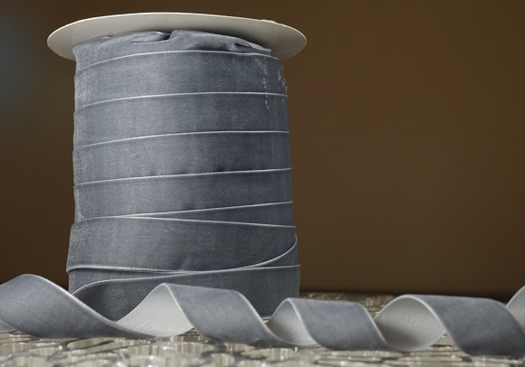 Стрічка оксамитова (велюр) 2,5 см, сірий (№34) (1 рулон) (45м)