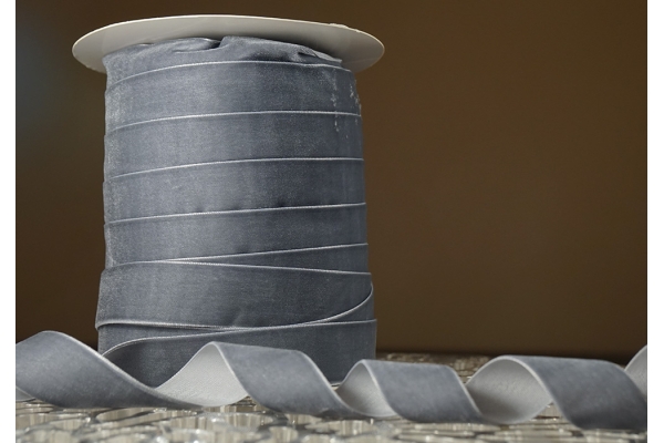 Стрічка оксамитова (велюр) 2,5 см, сірий (№34) (1 рулон) (45м) Стрічка оксамитова (велюр) 2,5 см, сірий (№34) (1 рулон) (45м)