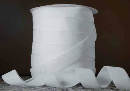 Стрічка оксамитова (велюр) 2,5 см, білий (№C01) (1 рулон) (45м)