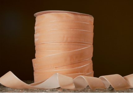 Стрічка оксамитова (велюр) 2,5 см, персиковий (№C09) (1 рулон) (45м)