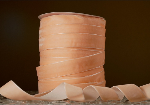 Стрічка оксамитова (велюр) 2,5 см, персиковий (№C09) (1 рулон) (45м) Стрічка оксамитова (велюр) 2,5 см, персиковий (№C09) (1 рулон) (45м)