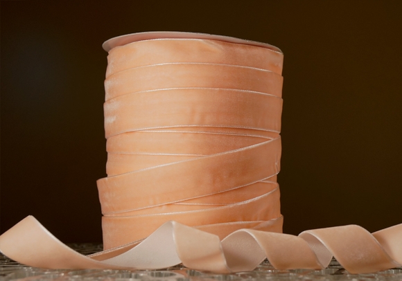 Стрічка оксамитова (велюр) 2,5 см, персиковий (№C09) (1 рулон) (45м)