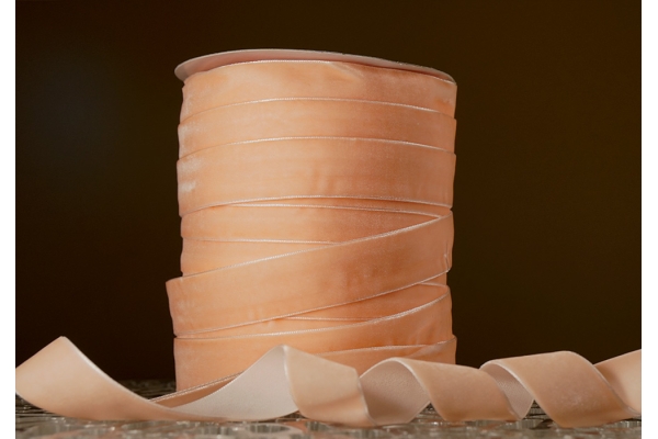 Стрічка оксамитова (велюр) 2,5 см, персиковий (№C09) (1 рулон) (45м) Стрічка оксамитова (велюр) 2,5 см, персиковий (№C09) (1 рулон) (45м)