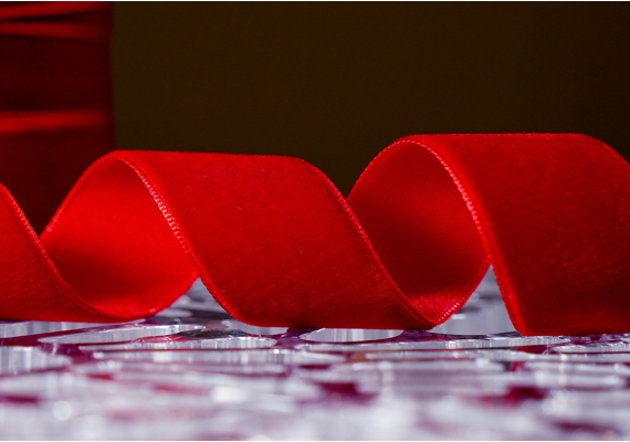 Стрічка оксамитова (велюр) 2,5 см, червоний (№C23) (1 рулон) (45м) Стрічка оксамитова (велюр) 2,5 см, червоний (№C23) (1 рулон) (45м)