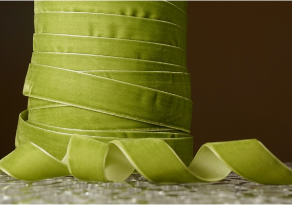 Стрічка оксамитова (велюр) 2,5 см, травнево-зелений (№C26) (1 рулон) (45м) Стрічка оксамитова (велюр) 2,5 см, травнево-зелений (№C26) (1 рулон) (45м)