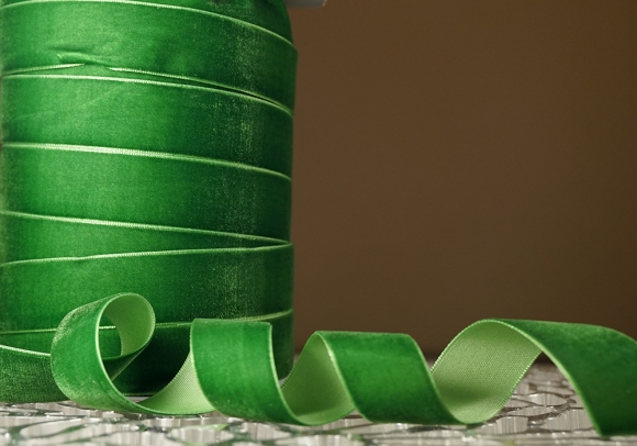 Стрічка оксамитова (велюр) 2,5 см, зелений (№C27) (1 рулон) (45м)