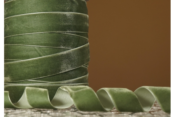 Стрічка оксамитова (велюр) 2,5 см, зелений (№C41) (1 рулон) (45м) Стрічка оксамитова (велюр) 2,5 см, зелений (№C41) (1 рулон) (45м)