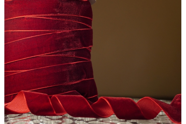 Стрічка оксамитова (велюр) 2,5 см, червоний (№C54) (1 рулон) (45м) Стрічка оксамитова (велюр) 2,5 см, червоний (№C54) (1 рулон) (45м)