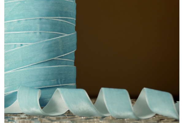 Стрічка оксамитова (велюр) 2,5 см, блакитний (небесний) (№C61) (1 рулон) (45м) Стрічка оксамитова (велюр) 2,5 см, блакитний (небесний) (№C61) (1 рулон) (45м)