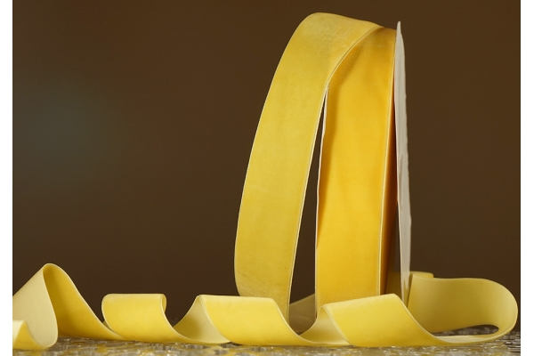 Стрічка оксамитова (велюр) 4,0 см, світло-жовтий (№15) (1 рулон) (27м) Стрічка оксамитова (велюр) 4,0 см, світло-жовтий (№15) (1 рулон) (27м)