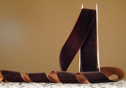 Стрічка оксамитова (велюр) 4,0 см, коричневий (№22) (1 рулон) (27м)